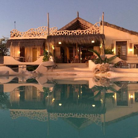 Bakuba Lodge - Le Petit Hotel Du Voyageur Ankilibe Exteriör bild