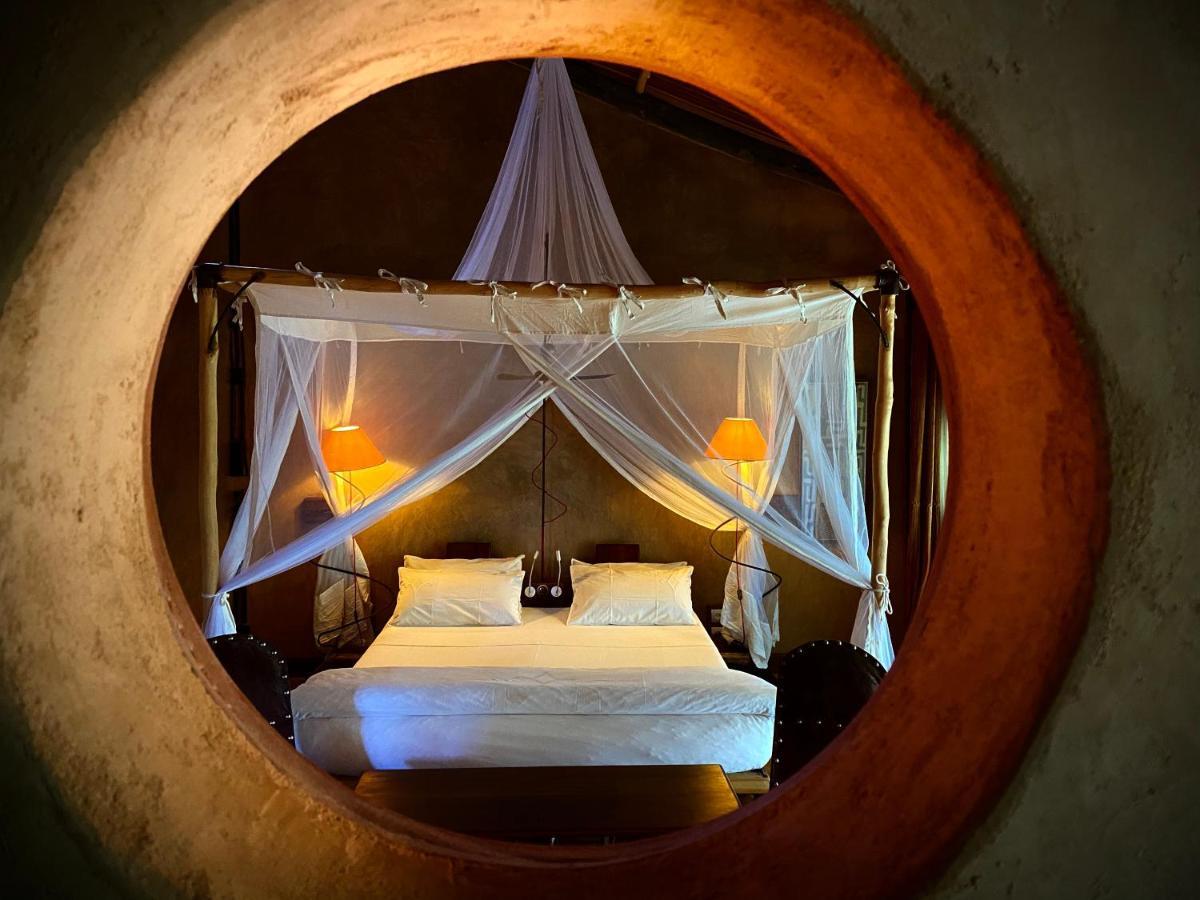 Bakuba Lodge - Le Petit Hotel Du Voyageur Ankilibe Exteriör bild