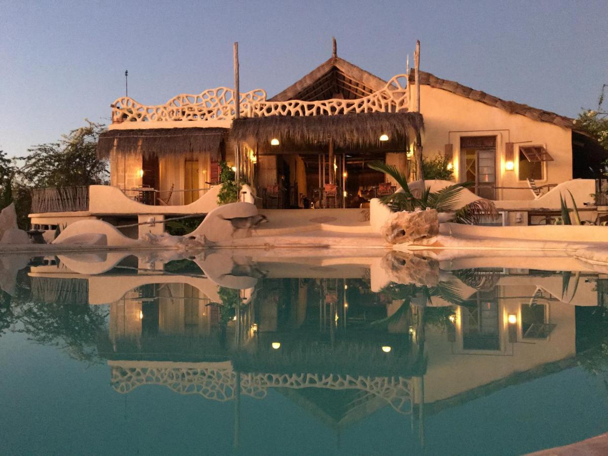 Bakuba Lodge - Le Petit Hotel Du Voyageur Ankilibe Exteriör bild