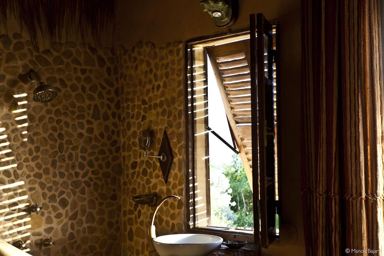 Bakuba Lodge - Le Petit Hotel Du Voyageur Ankilibe Rum bild