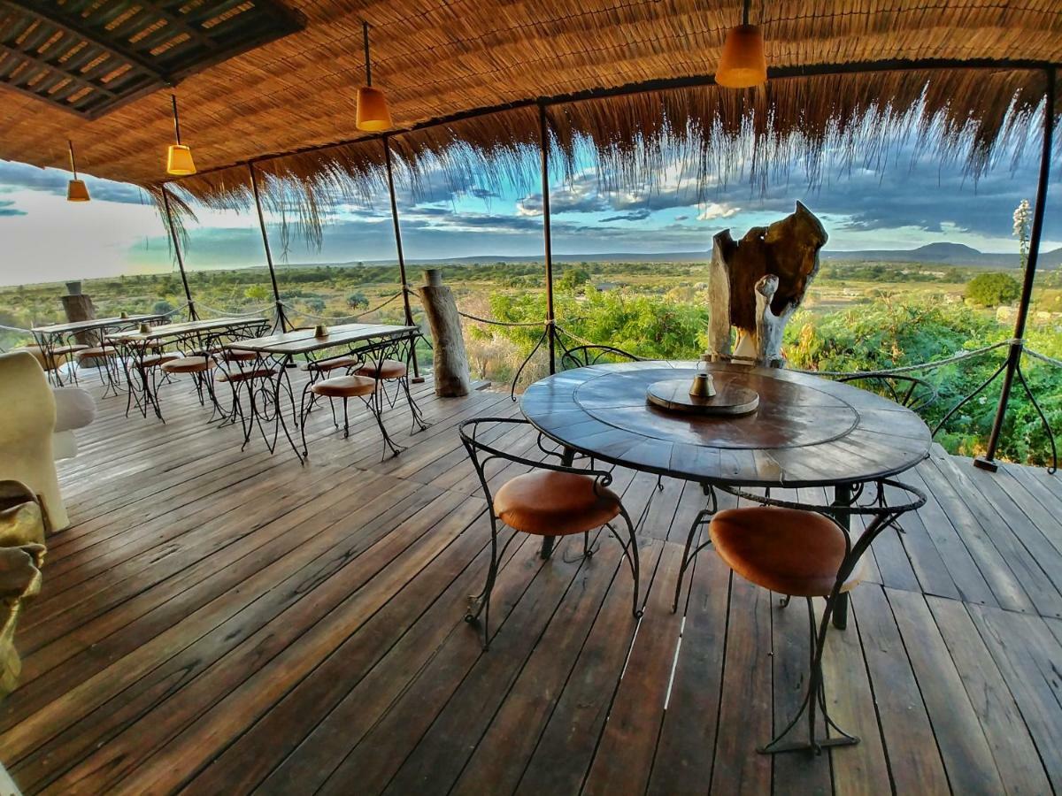 Bakuba Lodge - Le Petit Hotel Du Voyageur Ankilibe Exteriör bild