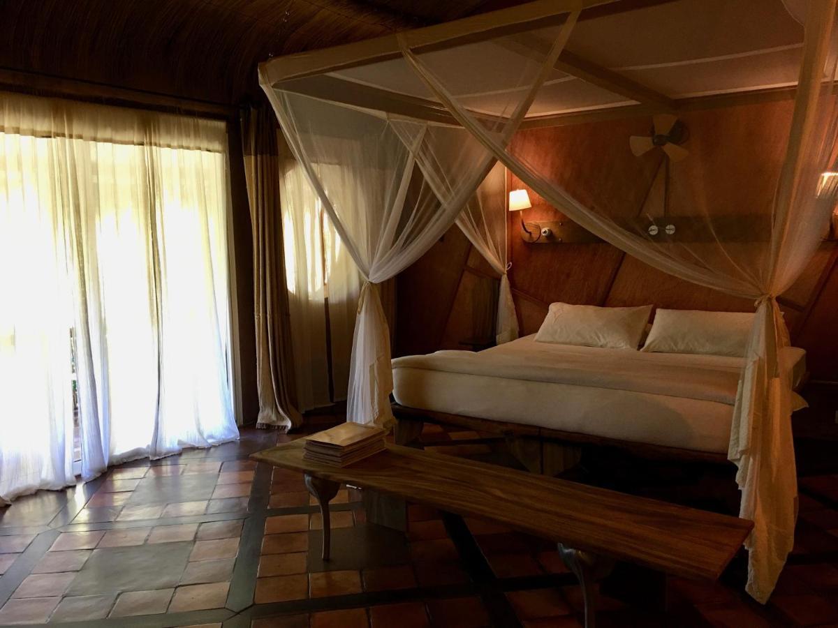 Bakuba Lodge - Le Petit Hotel Du Voyageur Ankilibe Exteriör bild