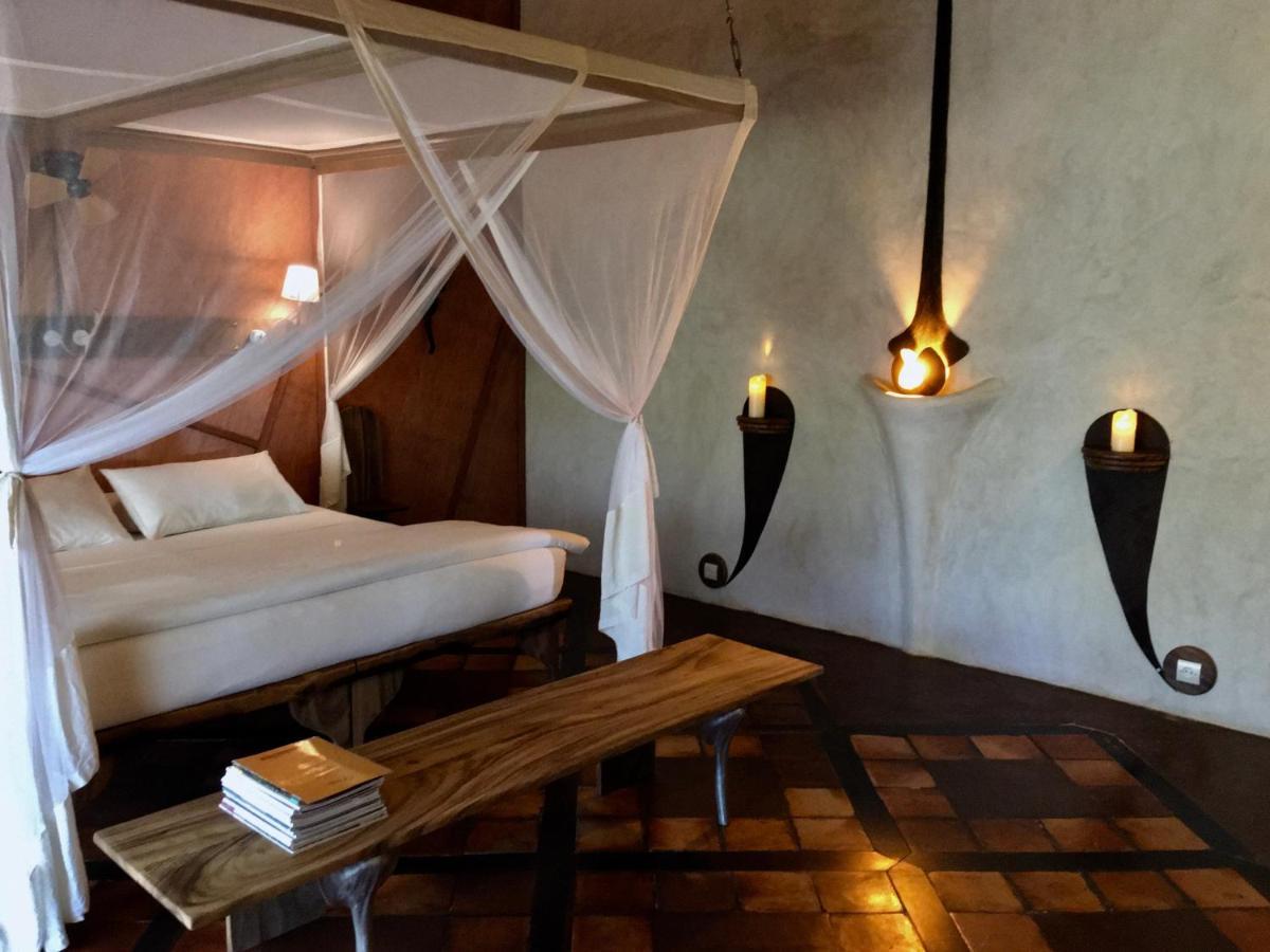 Bakuba Lodge - Le Petit Hotel Du Voyageur Ankilibe Exteriör bild
